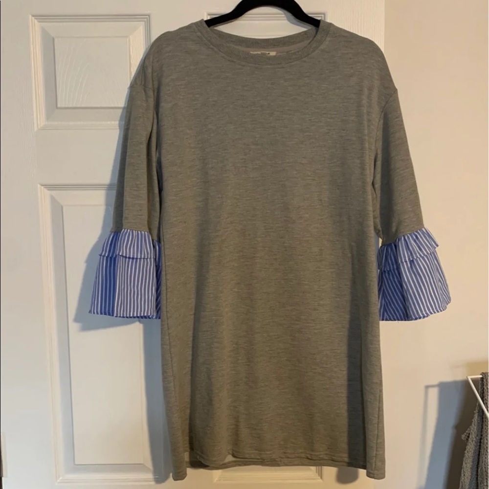 T-shirt dress with puffer sleeves